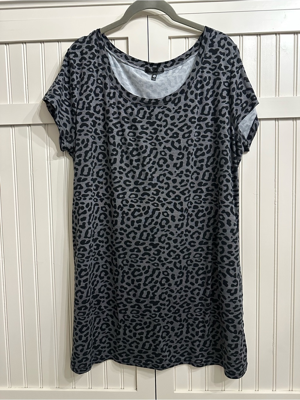 Women's Gray Leopard Print Short Sleeve Nightshirt